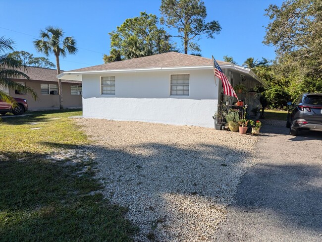 820 Central Dr in Naples, FL - Building Photo - Building Photo