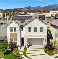 110 Sierra Madre in Lake Forest, CA - Building Photo