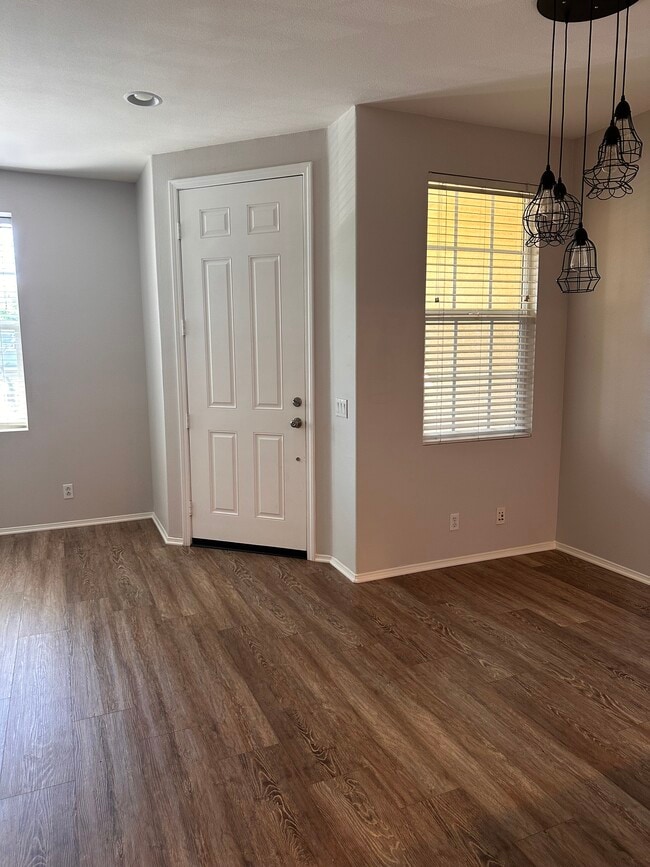 27 Strawflower St in Ladera Ranch, CA - Foto de edificio - Building Photo