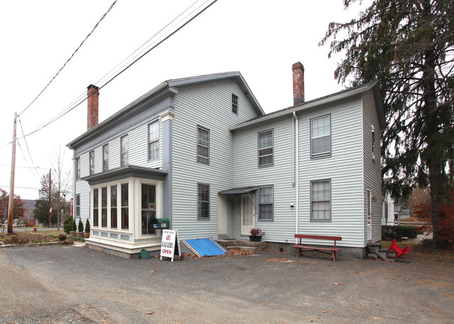 319 S Main St in Woodbury, CT - Building Photo - Building Photo