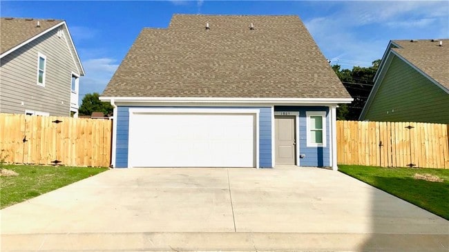 1805 N Izard Ln in Fayetteville, AR - Building Photo - Building Photo