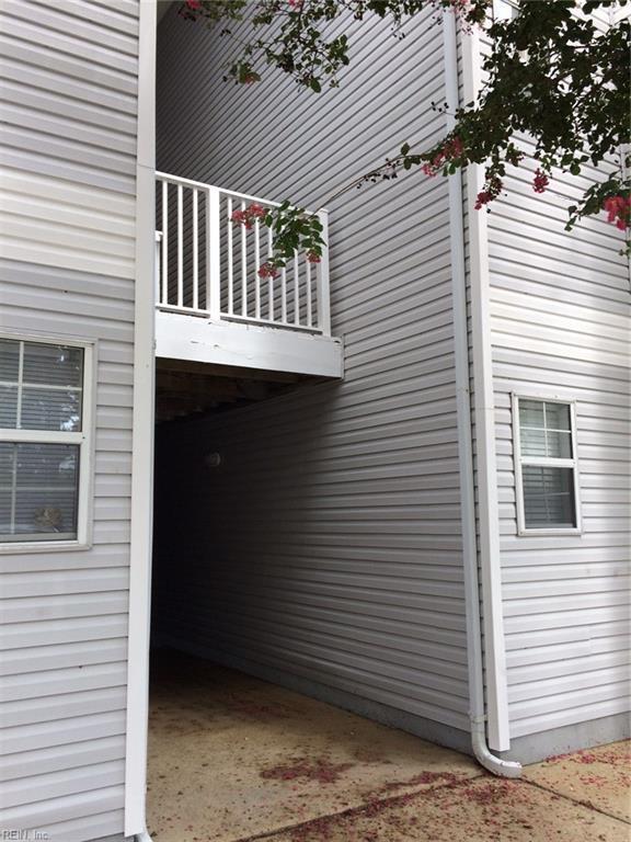 property at 612 Shoreham Ct