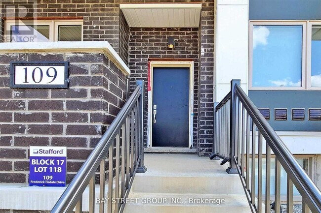 109 Frederick Tisdale Dr in Toronto, ON - Building Photo - Building Photo