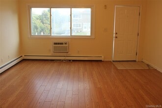 1 Fishkill Glen Dr in Fishkill, NY - Building Photo - Building Photo