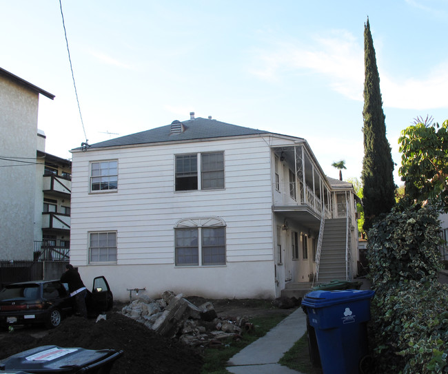 14826 Dickens St in Sherman Oaks, CA - Building Photo - Building Photo