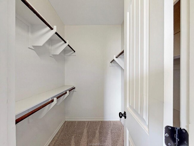 3310 Travis Cole Ave