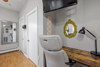 792 Grove St in Manchester, NH - Foto de edificio - Building Photo