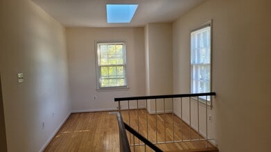 7865 Parthian Ct in Springfield, VA - Building Photo - Building Photo