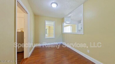 1162 Lake Forest Blvd in Jacksonville, FL - Building Photo - Building Photo