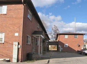 Fountain Square Townhomes in Indianapolis, IN - Building Photo - Building Photo