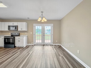 504 Kelly Rd in Greensboro, NC - Building Photo - Building Photo