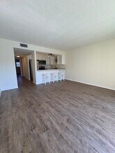 1441 N Atlantic Ave, Unit 212 in Daytona Beach, FL - Foto de edificio - Building Photo