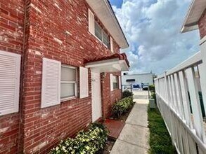 9660 NW 35th St in Coral Springs, FL - Building Photo - Building Photo