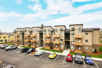 Shepherds Crossing Apartments in Salem, OR - Foto de edificio - Building Photo