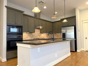 5237 Center St in Houston, TX - Building Photo - Building Photo