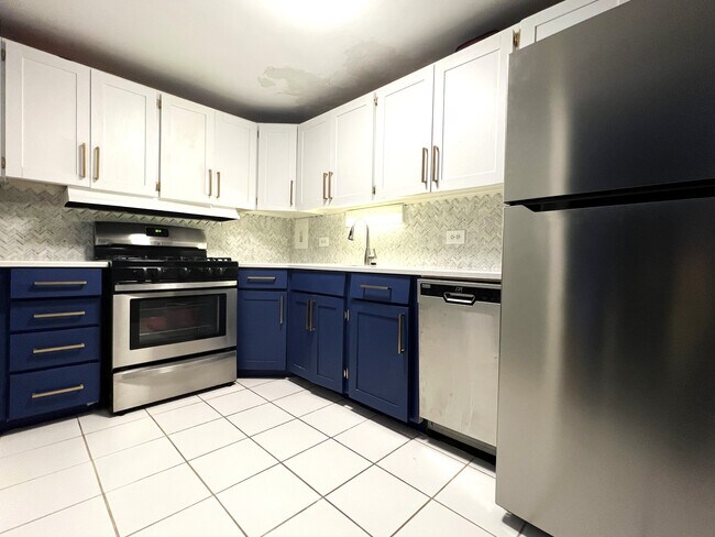 253 E Delaware Pl, Unit 7E in Chicago, IL - Foto de edificio - Building Photo