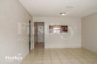 3453 NW 191st St in Miami Gardens, FL - Foto de edificio - Building Photo