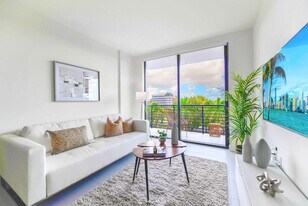 5350 NW 84th Ave in Doral, FL - Building Photo