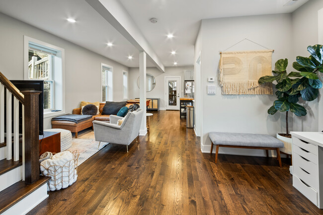 property at 2134 W Shakespeare Ave