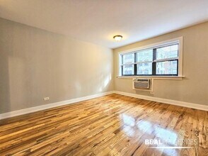 510 W Briar Pl in Chicago, IL - Building Photo - Building Photo