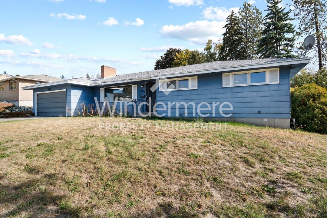 6828 N G St in Spokane, WA - Building Photo