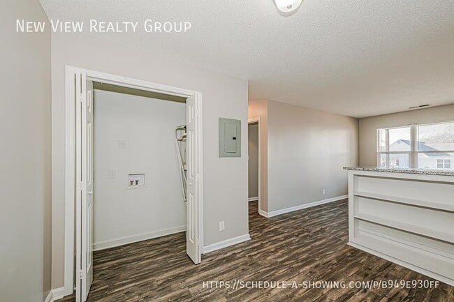 233 Hoskins Mill Ln in Charlotte, NC - Building Photo - Building Photo