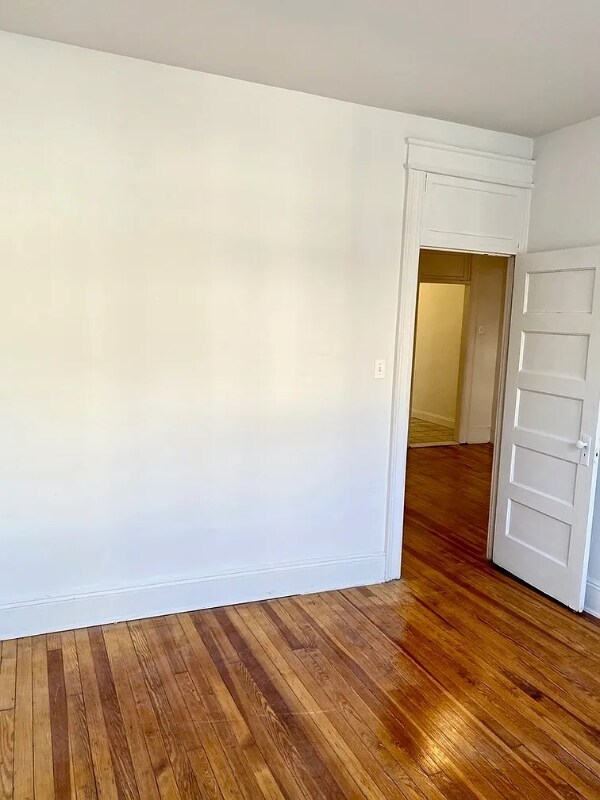 33-14 29th St in Queens, NY - Building Photo - Building Photo