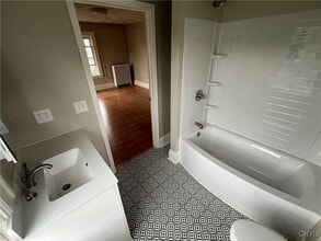 2401 Genesee St in Utica, NY - Building Photo - Building Photo