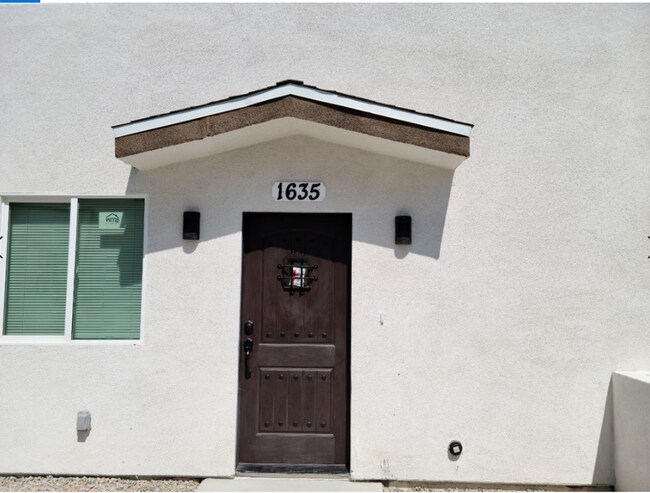 1635 E 81st St in Los Angeles, CA - Building Photo - Building Photo