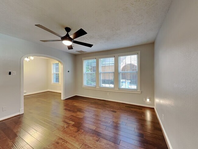 5115 Mission Ave in Dallas, TX - Building Photo - Building Photo