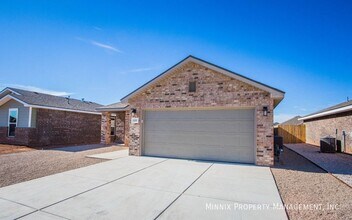 13212 Ave. S in Lubbock, TX - Foto de edificio - Building Photo