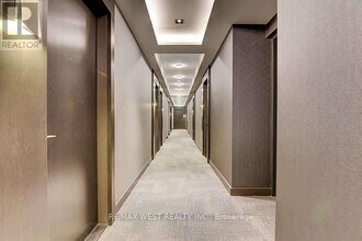 330 Richmond St W in Toronto, ON - Building Photo - Building Photo