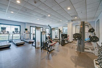 2665 SW 37th Ave, Unit 603 in Miami, FL - Foto de edificio - Building Photo