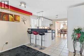 53 Boulder Crescent in Guelph, ON - Building Photo - Building Photo
