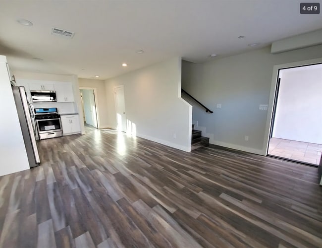 803 N Kingsley Dr, Unit 803 in Los Angeles, CA - Building Photo - Building Photo