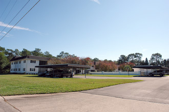 1640 NE 40th Ave in Ocala, FL - Foto de edificio - Building Photo