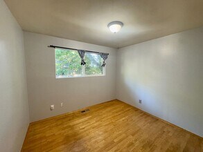 Must See Rambler! in Kenmore, WA - Building Photo - Building Photo