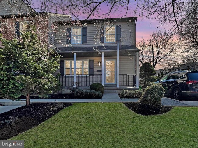 property at 317 N Olive St