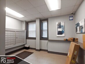 503 W Belmont Ave, Unit #505-4C in Chicago, IL - Foto de edificio - Building Photo