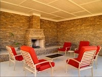 Outdoor Fireplace - Longleaf Pines Apartamentos in Mobile, Alabama