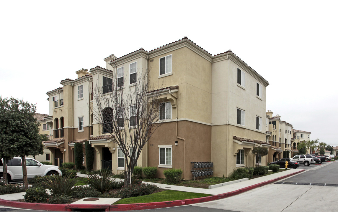 Beyer Courtyard Apartments in San Diego, CA - Building Photo