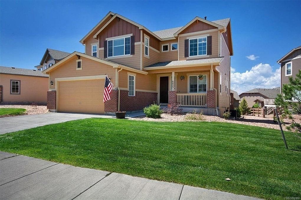 6025 Brave Eagle Dr in Colorado Springs, CO - Building Photo