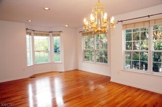 65 Wildflower Ln in Morristown, NJ - Building Photo - Building Photo