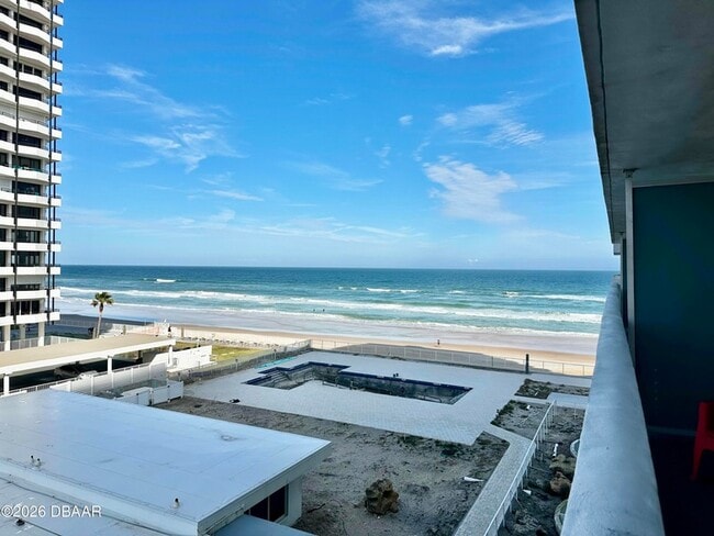 2800 N Atlantic Ave, Unit 407 in Daytona Beach, FL - Foto de edificio - Building Photo