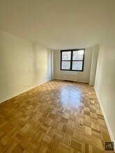 EAST 49 STREET in New York, NY - Building Photo - Building Photo