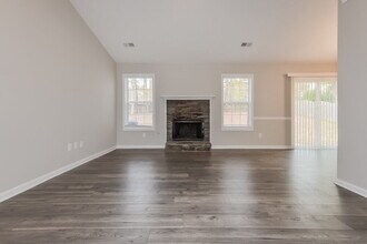 509 Sarah's Ln in Locust Grove, GA - Building Photo - Building Photo