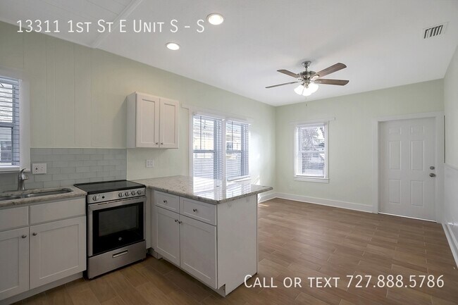 13311 1st St E-Unit -S in Madeira Beach, FL - Building Photo - Building Photo