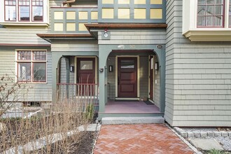 165 Winthrop Rd-Unit -E in Brookline, MA - Building Photo - Building Photo