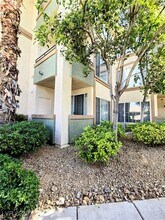 7123 S Durango Dr in Las Vegas, NV - Building Photo - Building Photo