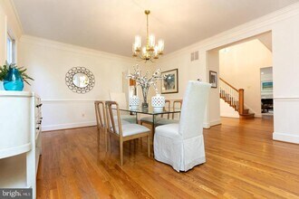 6413 Wilson Ln in Bethesda, MD - Building Photo - Building Photo